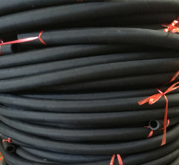 Cold weather resistant hydraulic hose